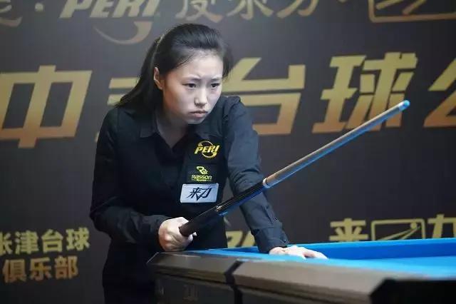 一个年轻 一个年轻