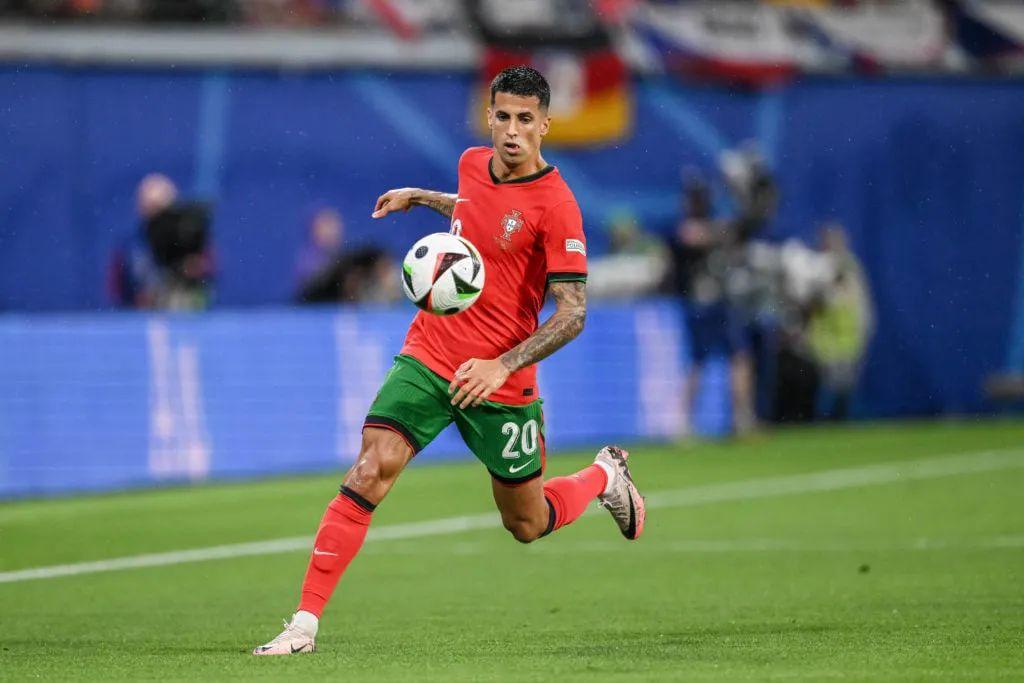 该政策的严 该政策的严